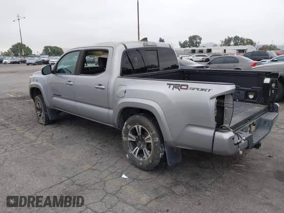 2019 Toyota Tacoma SR5 с VIN 3TMAZ5CN3KM104917, выставлен на аукционе IAAI как лот 43210298 с пробегом 136 976 миль миль и . История ставок и продаж доступна на DreamBid. Изображение 3.