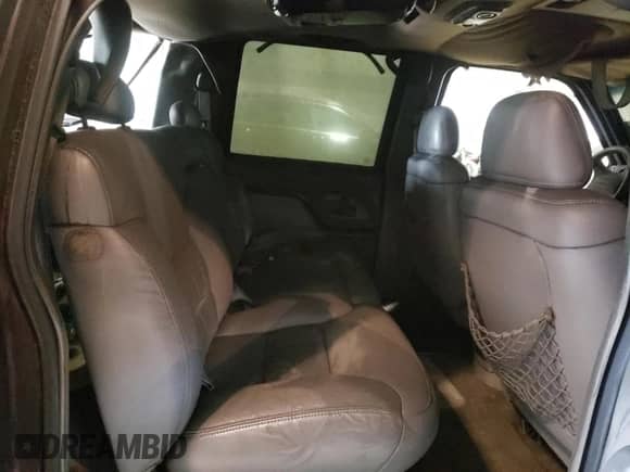 1997 Chevrolet Suburban с VIN 1GNEC16R1VJ352537, выставлен на аукционе Copart как лот 74200024 с пробегом Не указан миль и На запчасти • Non repairable. История ставок и продаж доступна на DreamBid. Изображение 11.