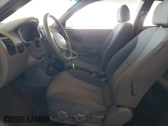 2005 Hyundai Accent GLS с VIN KMHCG35C85U321440, выставлен на аукционе Copart как лот 67861135 с пробегом 49 708 миль миль и Списание • Salvage title. История ставок и продаж доступна на DreamBid. Изображение 7.