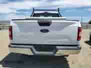 2018 Ford F-150 XL z VIN 1FTMF1CP2JKE25806, wystawiony jako Copart lot #69967395 z przebiegiem 141 718 mil mil oraz Szkoda całkowita • Salvage title. Historia ofert i sprzedaży dostępna na DreamBid. Obrazek 6.