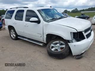 2013 Chevrolet Tahoe LT с VIN 1GNSKBE05DR354421, выставлен на аукционе IAAI как лот 42935990 с пробегом 145 514 миль миль и . История ставок и продаж доступна на DreamBid. Изображение 1.