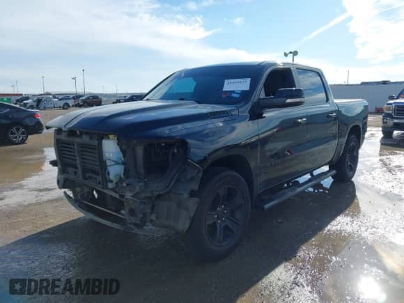 2021 Ram 1500 Big Horn z VIN 1C6SRFFT8MN637530, wystawiony jako IAAI lot #41435125 z przebiegiem 134 649 mil mil oraz . Historia ofert i sprzedaży dostępna na DreamBid. Obrazek 17.