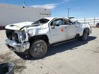 2021 Chevrolet Silverado 2500HD Work Truck z VIN 1GC1YLE76MF136141, wystawiony jako Copart lot #49885185 z przebiegiem Nie podano mil oraz Nie do naprawy • Non repairable. Historia ofert i sprzedaży dostępna na DreamBid. Obrazek 1.
