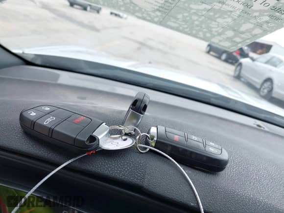 2020 Dodge Charger Police z VIN 2C3CDXKT7LH130458, wystawiony jako IAAI lot #42824039 z przebiegiem 123 319 mil mil oraz . Historia ofert i sprzedaży dostępna na DreamBid. Obrazek 11.