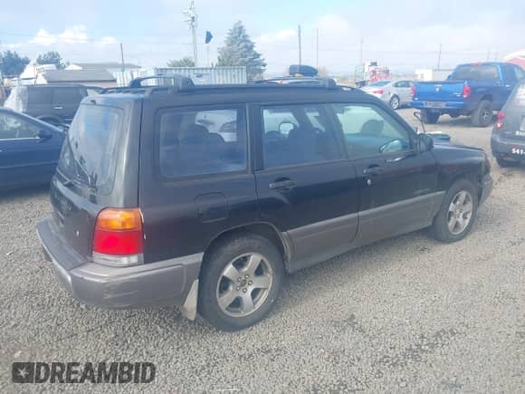 1999 Subaru Forester S with VIN JF1SF6555XH743527, listed as a IAAI auction lot 43348322 with 280,073 mi miles and . Bid and sale history available at DreamBid. Image 4.