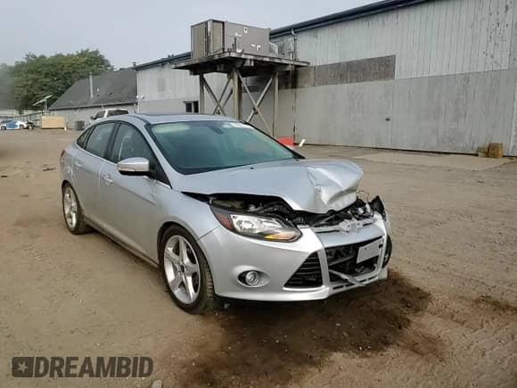 2012 Ford Focus Titanium с VIN 1FAHP3J22CL174077, выставлен на аукционе Copart как лот 80637715 с пробегом 72 183 миль миль и Чистый • Clean title. История ставок и продаж доступна на DreamBid. Изображение 14.