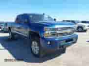 2016 Chevrolet Silverado 2500HD High Country z VIN 1GC1KXE8XGF287036, wystawiony jako IAAI lot #41699334 z przebiegiem 121 284 mil mil oraz . Historia ofert i sprzedaży dostępna na DreamBid. Obrazek 1.