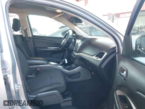 2020 Dodge Journey SE Value with VIN 3C4PDCAB3LT232412, listed as a IAAI auction lot 43155162 with 58,779 mi miles and . Bid and sale history available at DreamBid. Image 5.