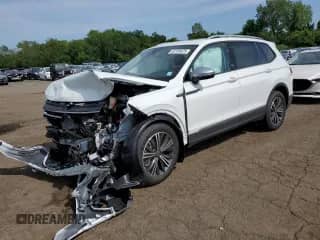 2024 Volkswagen Tiguan Wolfsburg Edition с VIN 3VVAB7AX0RM218647, выставлен на аукционе Copart как лот 63708625 с пробегом Не указан миль и Списание • Salvage title. История ставок и продаж доступна на DreamBid. Изображение 1.