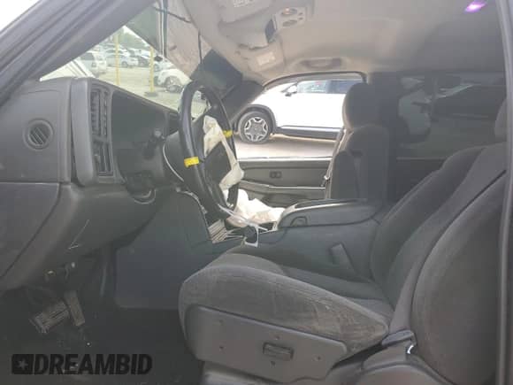 2005 GMC Sierra 1500 SLE z VIN 2GTEK13T551183872, wystawiony jako Copart lot #62696625 z przebiegiem 318 449 mil mil oraz Szkoda całkowita • Salvage title. Historia ofert i sprzedaży dostępna na DreamBid. Obrazek 7.