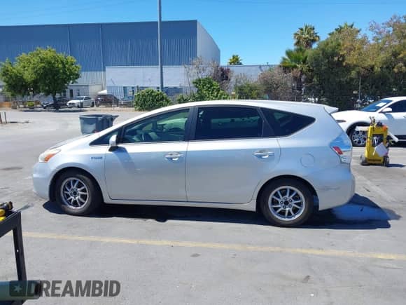 2012 Toyota Prius Two z VIN JTDZN3EU0C3122883, wystawiony jako IAAI lot #42934945 z przebiegiem Nie podano mil oraz . Historia ofert i sprzedaży dostępna na DreamBid. Obrazek 14.