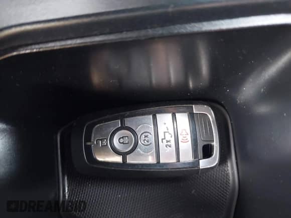 2023 Ford F-150 XL z VIN 1FTFW1EDXPFA12657, wystawiony jako IAAI lot #43003640 z przebiegiem 32 683 mil mil oraz . Historia ofert i sprzedaży dostępna na DreamBid. Obrazek 11.