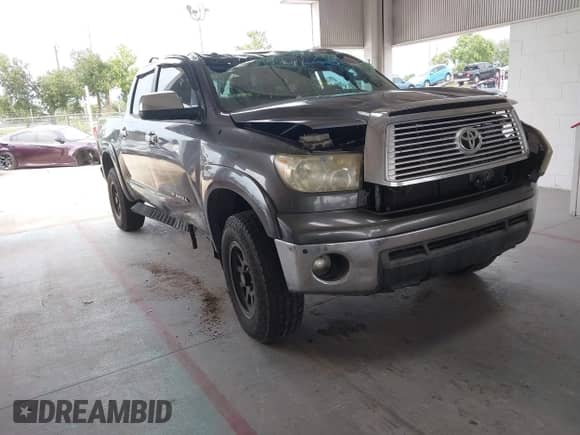 2013 Toyota Tundra Limited с VIN 5TFHW5F18DX271206, выставлен на аукционе IAAI как лот 42362300 с пробегом 266 453 миль миль и . История ставок и продаж доступна на DreamBid. Изображение 1.