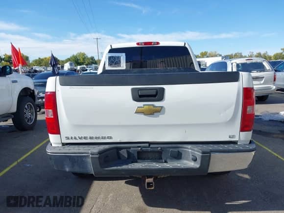 2009 Chevrolet Silverado 1500 LT z VIN 1GCEK29089Z132530, wystawiony jako IAAI lot #43433626 z przebiegiem 242 181 mil mil oraz . Historia ofert i sprzedaży dostępna na DreamBid. Obrazek 16.