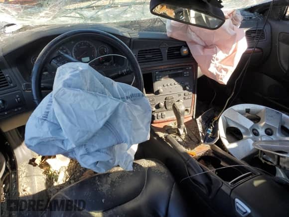 2005 Volvo S60 с VIN YV1RS592452477779, выставлен на аукционе Copart как лот 82005425 с пробегом 108 734 миль миль и Списание • Salvage title. История ставок и продаж доступна на DreamBid. Изображение 8.