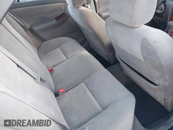 2005 Toyota Corolla CE z VIN 2T1BR32E75C553007, wystawiony jako IAAI lot #43557374 z przebiegiem 193 700 mil mil oraz . Historia ofert i sprzedaży dostępna na DreamBid. Obrazek 8.