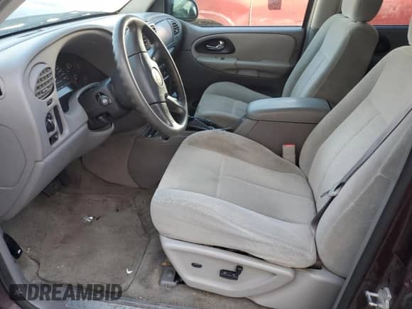 2006 Chevrolet TrailBlazer LS z VIN 1GNDT13S862334258, wystawiony jako Copart lot #80393245 z przebiegiem Nie podano mil oraz Szkoda całkowita • Salvage title. Historia ofert i sprzedaży dostępna na DreamBid. Obrazek 7.