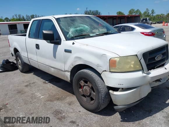 2004 Ford F-150 STX with VIN 1FTRX12W84NA98360, listed as a IAAI auction lot 42859590 with 545,200 mi miles and . Bid and sale history available at DreamBid. Image 1.