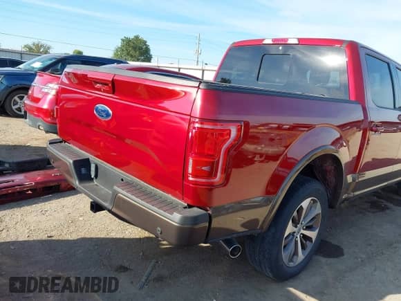 2015 Ford F-150 XLT z VIN 1FTEW1EF5FFD07807, wystawiony jako IAAI lot #43082262 z przebiegiem 132 285 mil mil oraz . Historia ofert i sprzedaży dostępna na DreamBid. Obrazek 6.