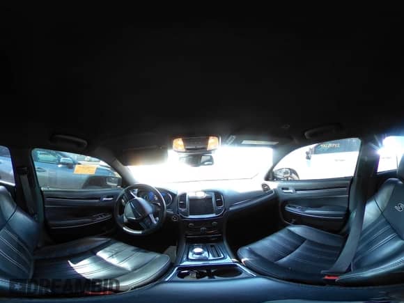 2021 Chrysler 300 S z VIN 2C3CCABT9MH515876, wystawiony jako IAAI lot #43245438 z przebiegiem 45 238 mil mil oraz . Historia ofert i sprzedaży dostępna na DreamBid. Obrazek 19.