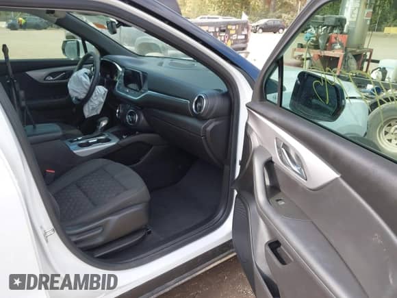 2022 Chevrolet Blazer LT with VIN 3GNKBHR45NS141869, listed as a IAAI auction lot 43447795 with 33,580 mi miles and . Bid and sale history available at DreamBid. Image 5.