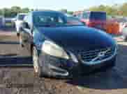 2012 Volvo S60 T5 с VIN YV1622FS1C2048425, выставлен на аукционе IAAI как лот 43324845 с пробегом 250 499 миль миль и . История ставок и продаж доступна на DreamBid. Изображение 12.