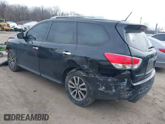 2015 Nissan Pathfinder Platinum with VIN 5N1AR2MM9FC657658, listed as a IAAI auction lot 41628216 with 212,189 mi miles and . Bid and sale history available at DreamBid. Image 3.