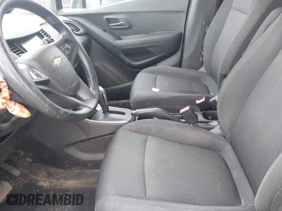 2017 Chevrolet Trax LT z VIN 3GNCJPSB7HL290616, wystawiony jako IAAI lot #43080564 z przebiegiem 131 757 mil mil oraz . Historia ofert i sprzedaży dostępna na DreamBid. Obrazek 5.