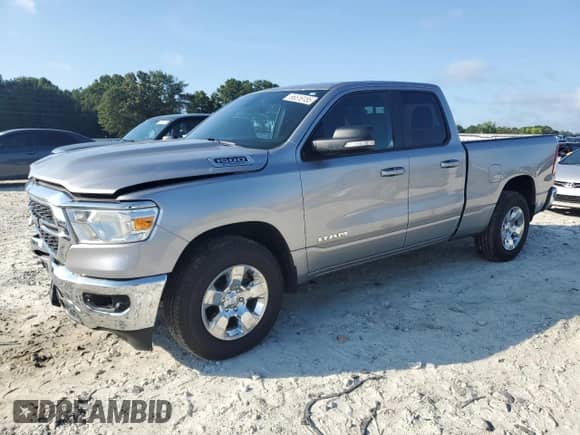 2022 Ram 1500 Big Horn z VIN 1C6RREBG0NN329058, wystawiony jako Copart lot #66518155 z przebiegiem 81 469 mil mil oraz Szkoda całkowita • Salvage title. Historia ofert i sprzedaży dostępna na DreamBid. Obrazek 1.