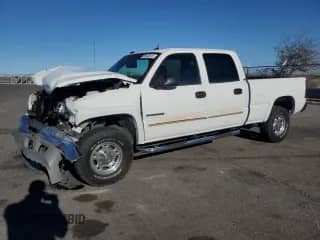 2005 Chevrolet Silverado 2500HD LT с VIN 1GCHC23U55F820552, выставлен на аукционе Copart как лот 85942615 с пробегом 131 454 миль миль и Списание • Salvage title. История ставок и продаж доступна на DreamBid. Изображение 1.