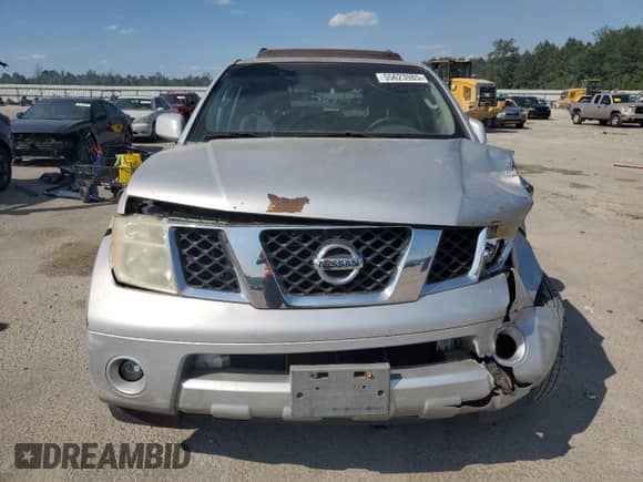 2007 Nissan Pathfinder S z VIN 5N1AR18U57C643973, wystawiony jako Copart lot #55623985 z przebiegiem 150 467 mil mil oraz Szkoda całkowita • Salvage title. Historia ofert i sprzedaży dostępna na DreamBid. Obrazek 5.