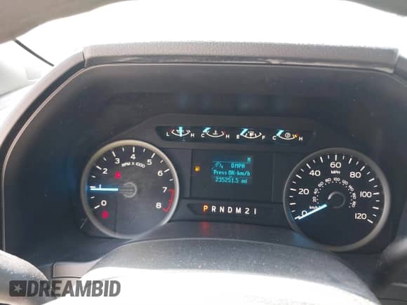 2018 Ford F-150 XL z VIN 1FTEX1EB4JFA77373, wystawiony jako IAAI lot #41813197 z przebiegiem 235 251 mil mil oraz . Historia ofert i sprzedaży dostępna na DreamBid. Obrazek 7.