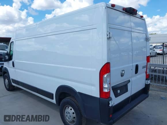 2023 Ram ProMaster Cargo с VIN 3C6LRVDG7PE535228, выставлен на аукционе IAAI как лот 43364945 с пробегом 64 466 миль миль и . История ставок и продаж доступна на DreamBid. Изображение 3.