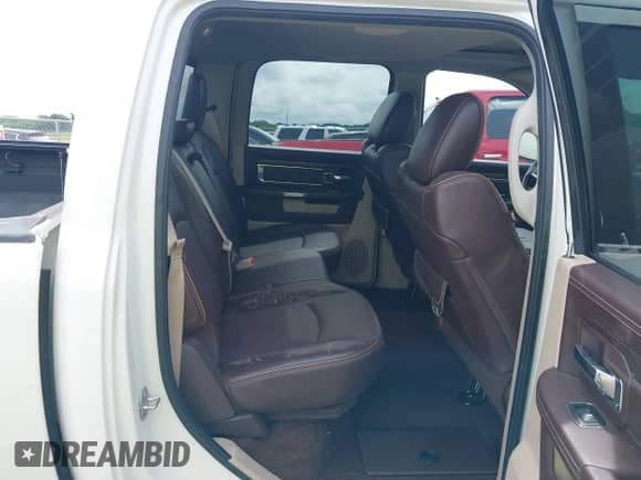 2017 Ram 1500 Limited z VIN 1C6RR7PT2HS760492, wystawiony jako IAAI lot #42495377 z przebiegiem 84 330 mil mil oraz . Historia ofert i sprzedaży dostępna na DreamBid. Obrazek 8.