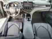 2021 Toyota Camry SE Nightshade z VIN 4T1G11AKXMU433871, wystawiony jako Copart lot #72013235 z przebiegiem 121 192 mil mil oraz Szkoda całkowita • Salvage title. Historia ofert i sprzedaży dostępna na DreamBid. Obrazek 8.