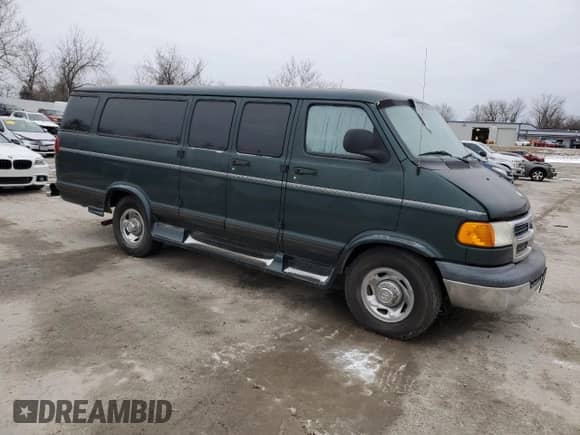 2000 Dodge Passenger z VIN 2B5WB35Z1YK130997, wystawiony jako Copart lot #44719265 z przebiegiem Nie podano mil oraz Szkoda całkowita • Salvage title. Historia ofert i sprzedaży dostępna na DreamBid. Obrazek 4.