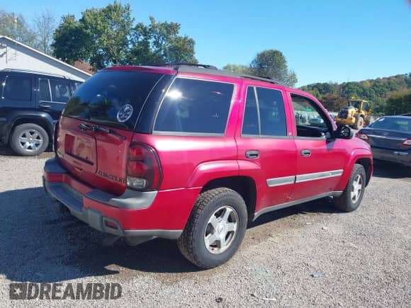 2002 Chevrolet TrailBlazer LS with VIN 1GNDT13S822523955, listed as a IAAI auction lot 43435441 with 143,193 mi miles and . Bid and sale history available at DreamBid. Image 4.