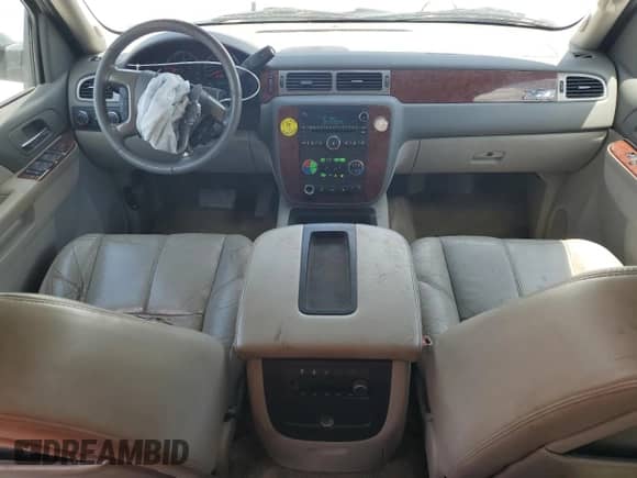 2011 Chevrolet Tahoe LT с VIN 1GNSKBE08BR303282, выставлен на аукционе Copart как лот 60880885 с пробегом 239 971 миль миль и Списание • Salvage title. История ставок и продаж доступна на DreamBid. Изображение 8.