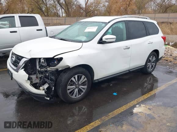 2018 Nissan Pathfinder S with VIN 5N1DR2MN8JC637481, listed as a IAAI auction lot 40947018 with 130,494 mi miles and . Bid and sale history available at DreamBid. Image 2.