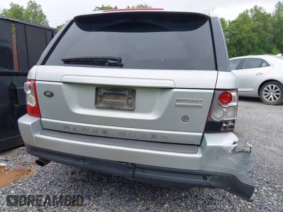 2009 Land Rover Range Rover Sport SC с VIN SALSH23429A193828, выставлен на аукционе IAAI как лот 42318417 с пробегом 61 648 миль миль и . История ставок и продаж доступна на DreamBid. Изображение 13.