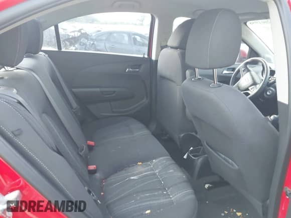 2015 Chevrolet Sonic LT с VIN 1G1JC5SB9F4160539, выставлен на аукционе IAAI как лот 42661958 с пробегом 54 540 миль миль и . История ставок и продаж доступна на DreamBid. Изображение 8.