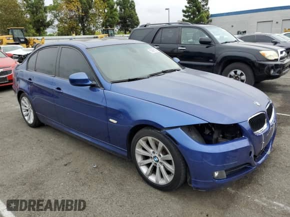 2011 BMW 3 Series 328i с VIN WBAPH7C53BE674203, выставлен на аукционе Copart как лот 83991035 с пробегом 122 936 миль миль и Списание • Salvage title. История ставок и продаж доступна на DreamBid. Изображение 4.