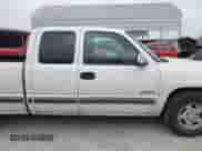 2000 Chevrolet Silverado 1500 LS with VIN 2GCEC19V5Y1338379, listed as a IAAI auction lot 42250903 with 123,676 mi miles and . Bid and sale history available at DreamBid. Image 13.