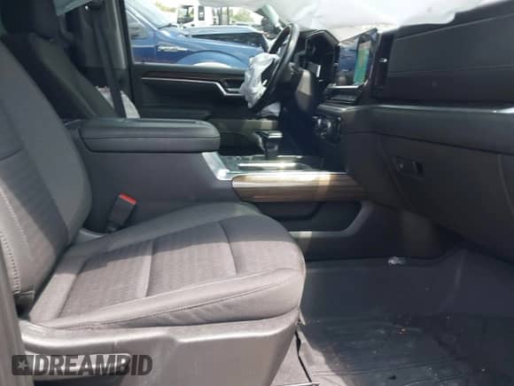 2022 Chevrolet Silverado 1500 RST z VIN 1GCUDEET6NZ610302, wystawiony jako IAAI lot #42176569 z przebiegiem 113 137 mil mil oraz . Historia ofert i sprzedaży dostępna na DreamBid. Obrazek 5.