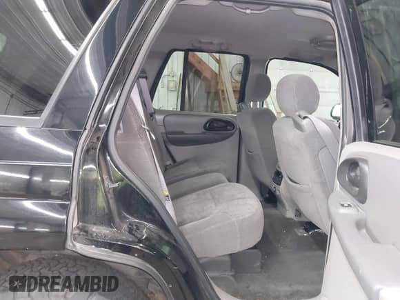 2002 Chevrolet TrailBlazer LTZ with VIN 1GNDT13S222521389, listed as a IAAI auction lot 42672685 with 132,021 mi miles and . Bid and sale history available at DreamBid. Image 8.