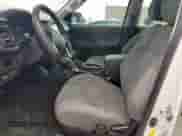 2018 Toyota Tacoma SR z VIN 5TFAX5GN4JX120536, wystawiony jako Copart lot #59206285 z przebiegiem 134 787 mil mil oraz Szkoda całkowita • Salvage title. Historia ofert i sprzedaży dostępna na DreamBid. Obrazek 7.
