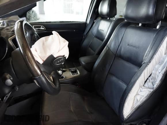 2014 Jeep Grand Cherokee Summit with VIN 1C4RJFJG5EC340768, listed as a Copart auction lot 76582324 with 119,377 mi miles and Salvage title. Bid and sale history available at DreamBid. Image 9.