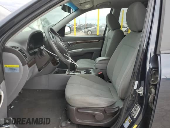 2011 Hyundai Santa Fe GLS с VIN 5XYZG3AB1BG035096, выставлен на аукционе Copart как лот 69581245 с пробегом 142 610 миль миль и Списание • Salvage title. История ставок и продаж доступна на DreamBid. Изображение 7.