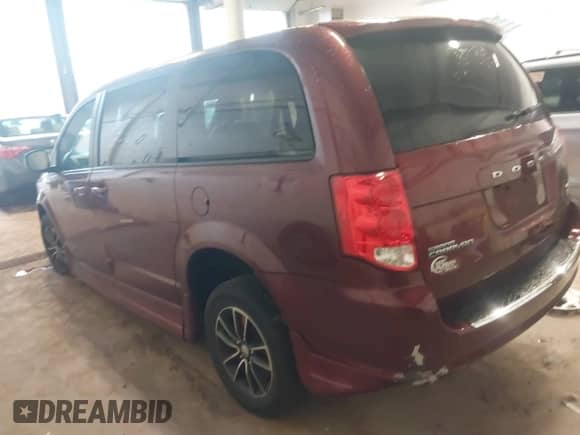 2019 Dodge Grand Caravan GT with VIN 2C4RDGEG4KR536128, listed as a IAAI auction lot 42748904 with 61,481 mi miles and . Bid and sale history available at DreamBid. Image 3.