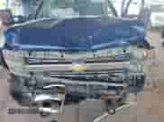 2017 Chevrolet Silverado 2500HD Work Truck z VIN 1GC2KUEG0HZ151797, wystawiony jako Copart lot #67667085 z przebiegiem 225 607 mil mil oraz Szkoda całkowita • Salvage title. Historia ofert i sprzedaży dostępna na DreamBid. Obrazek 11.